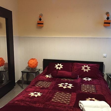 Hostal Oxum Madrid Exterior photo