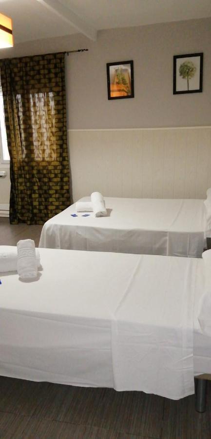 Hostal Oxum Madrid Exterior photo