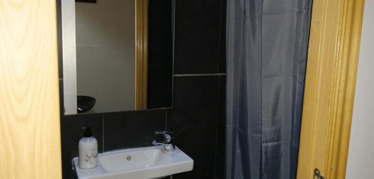 Hostal Oxum Madrid Exterior photo