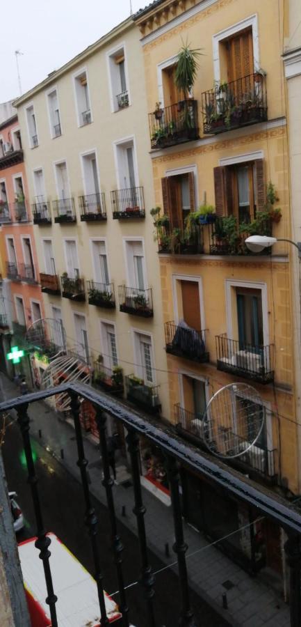 Hostal Oxum Madrid Exterior photo