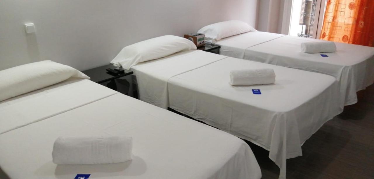 Hostal Oxum Madrid Exterior photo