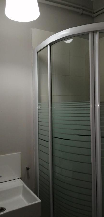 Hostal Oxum Madrid Exterior photo