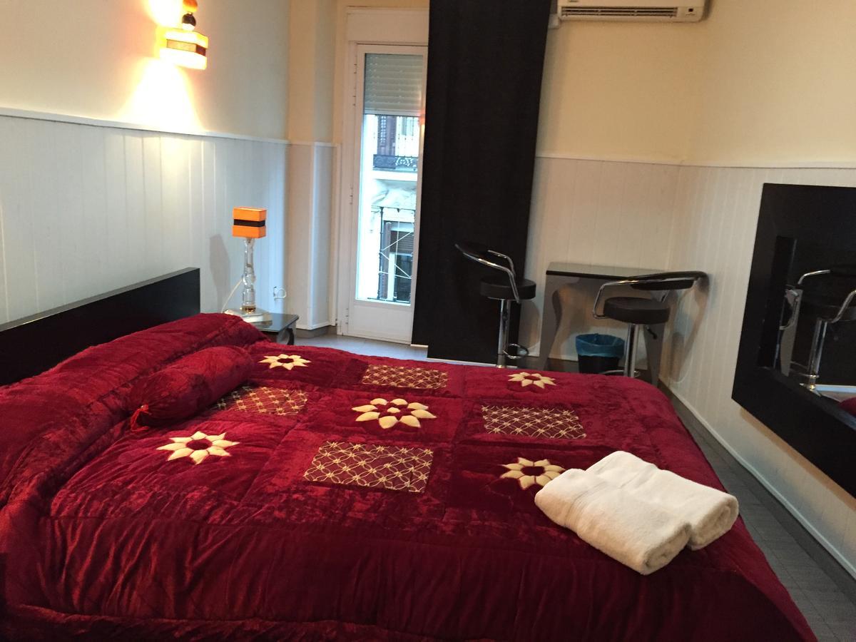 Hostal Oxum Madrid Exterior photo